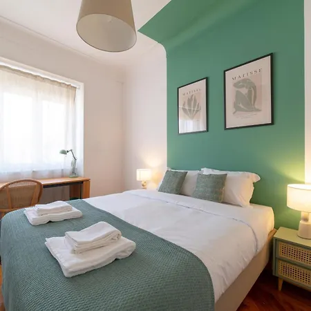 Desterro 4 - Historical Four-bedroom Lisbon