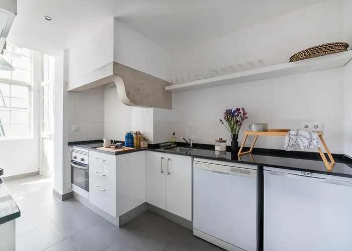 Desterro 4 - Historical Four-bedroom * Lissabon