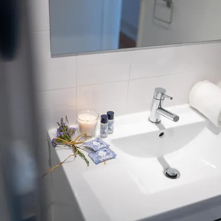 Desterro 4 - Historical Four-bedroom Lisbon